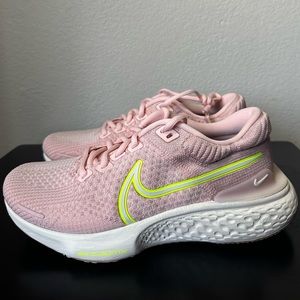Nike ZoomX Invincible 2. Brand New.